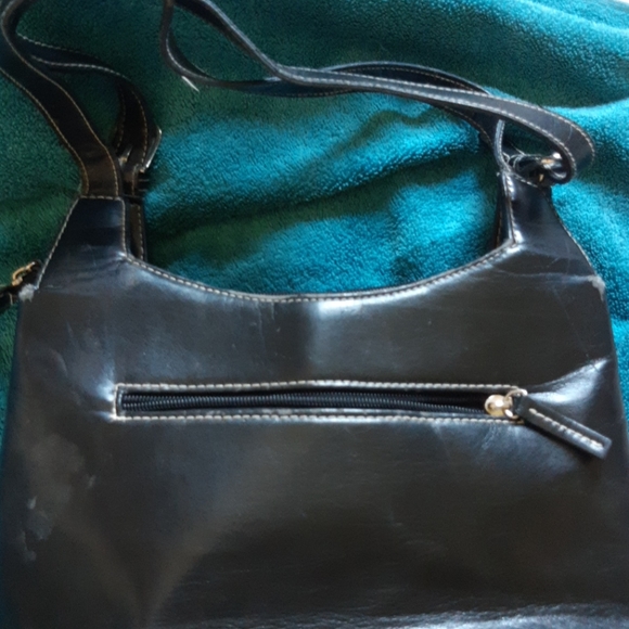 Black zippereed 3 sectioned handbag - Picture 3 of 4